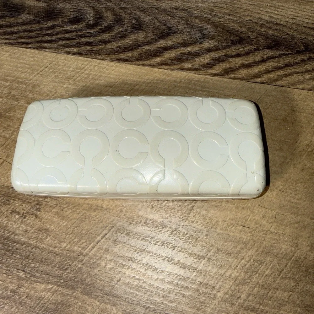 Coach Eye Glass‎ Case ONLY Hard Hinged White Clam Shell With Logo, Imperfections
